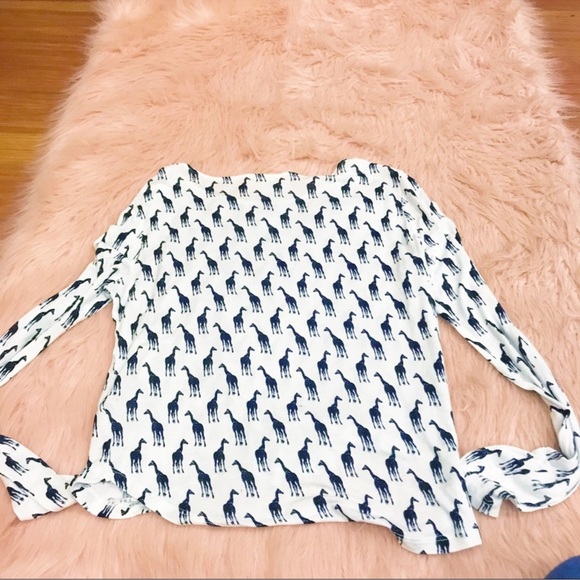 H&M White and Blue Giraffe Print Long Sleeve Top - Picture 2 of 8